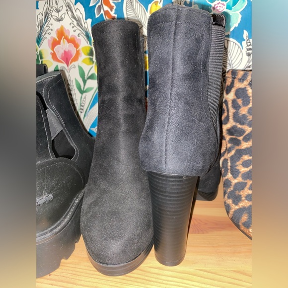 Heeled booties - Picture 2 of 5